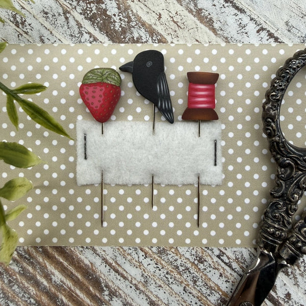 Puntini Puntini - Strawberry and Thread Pin Set - Notions - Nashville Needlework Market 2026