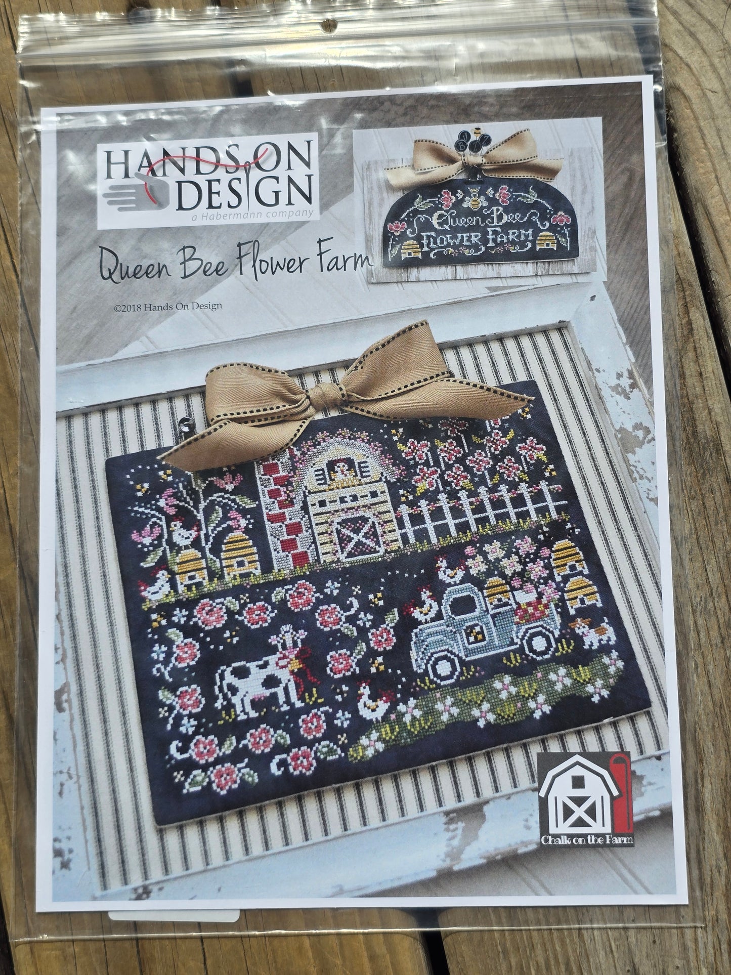 Hands on Design - Queen Bee Flower Farm - Cross Stitch Pattern