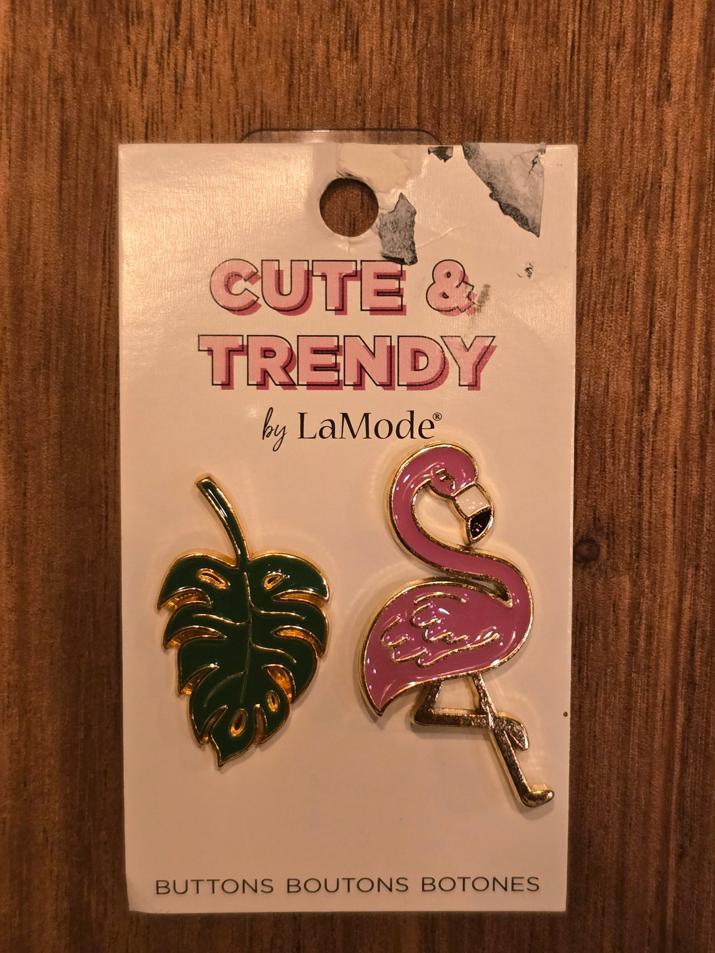 LaMode - Cute & Trendy - Palm Frond and Flamingo Buttons