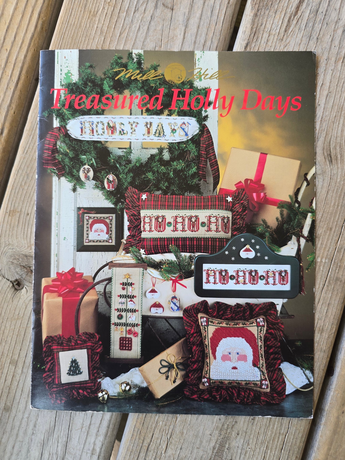 Mill Hill - Treasured Holly Days - Cross Stitch Pattern Booklet