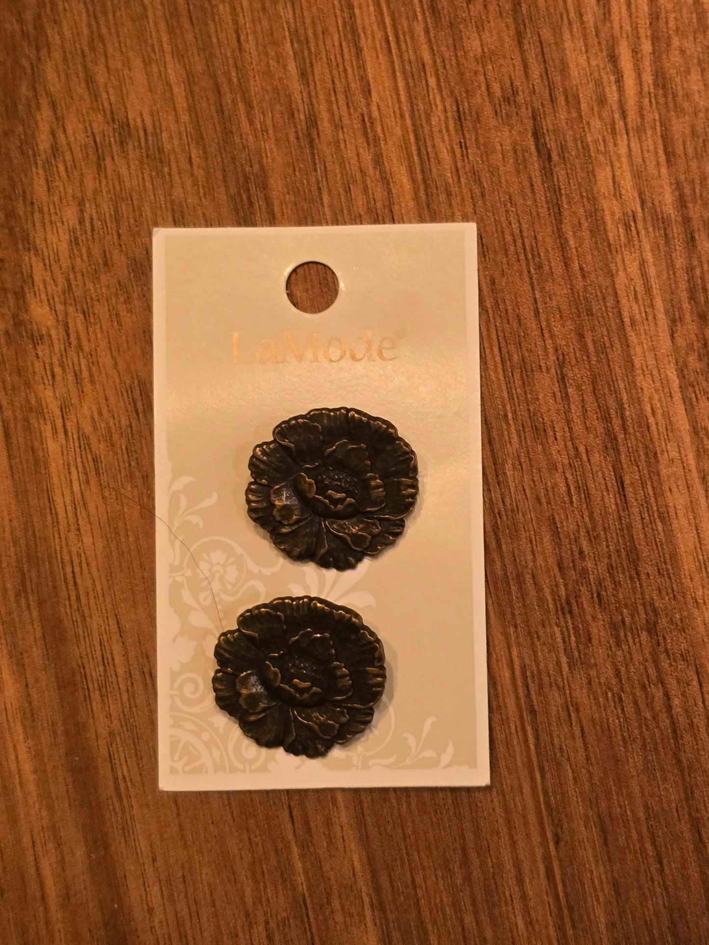 LaMode - Metal Flower Buttons