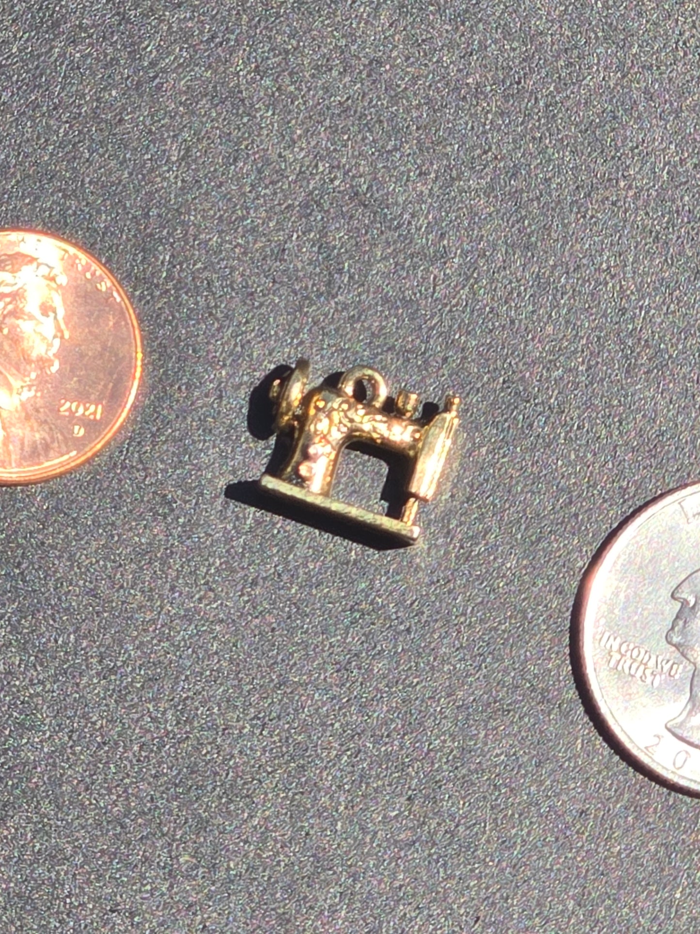 By Jupiter - Sewing Machine - Notions - Charms