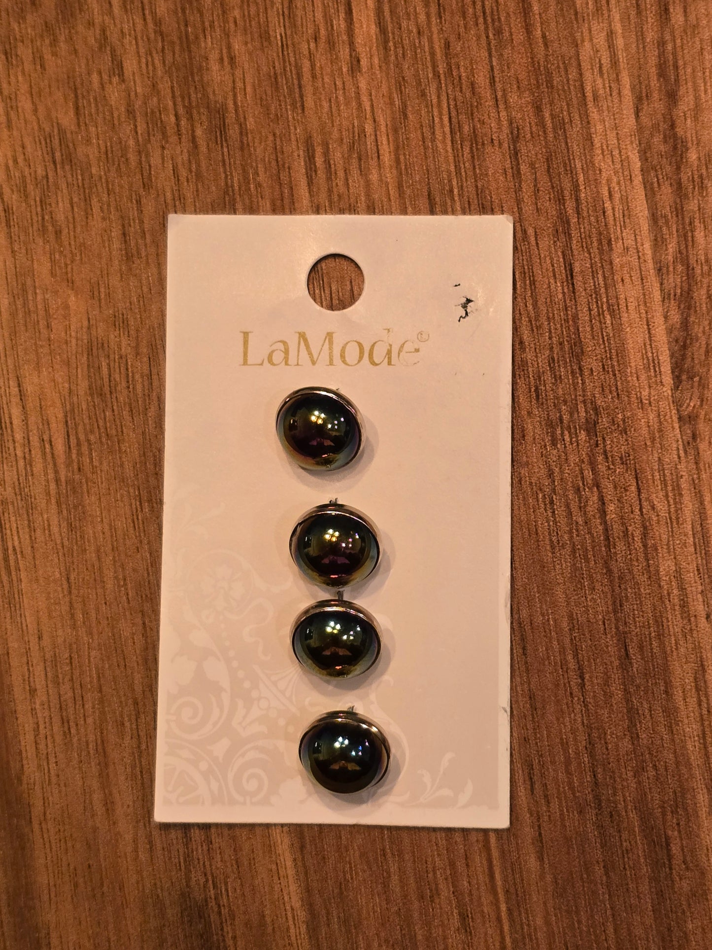 LaMode - Iridescent Buttons