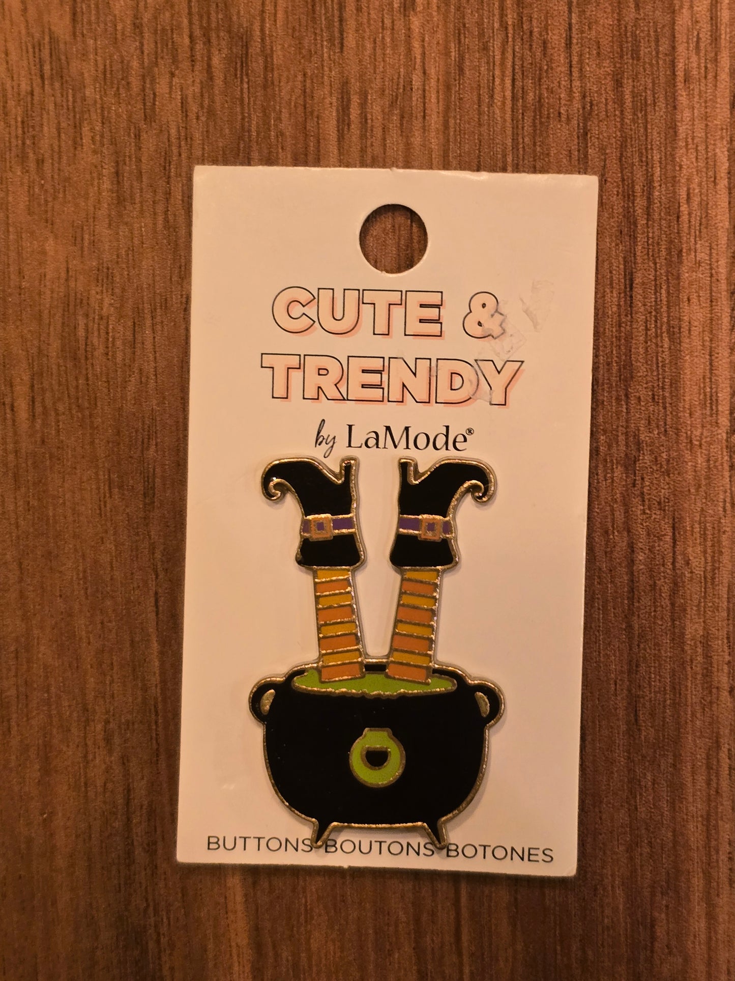 LaMode - Cute & Trendy - Witch Legs in Cauldron Button