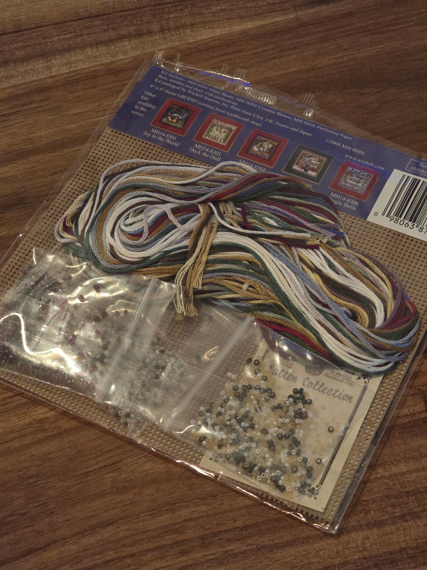 Mill Hill - Buttons & Beads - Winter Series - Christmas Village - Needlework Shop - MH14-8302 - Cross Stitch Kit