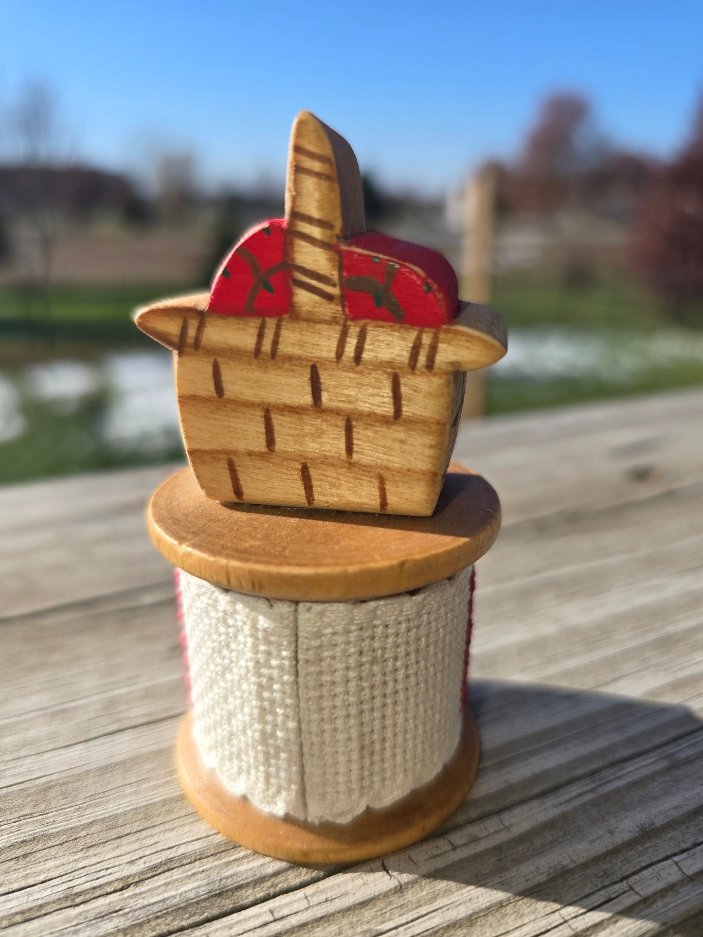 Faithwurks - You Are the Apple of My Eye - Seasonal Spool Decoration