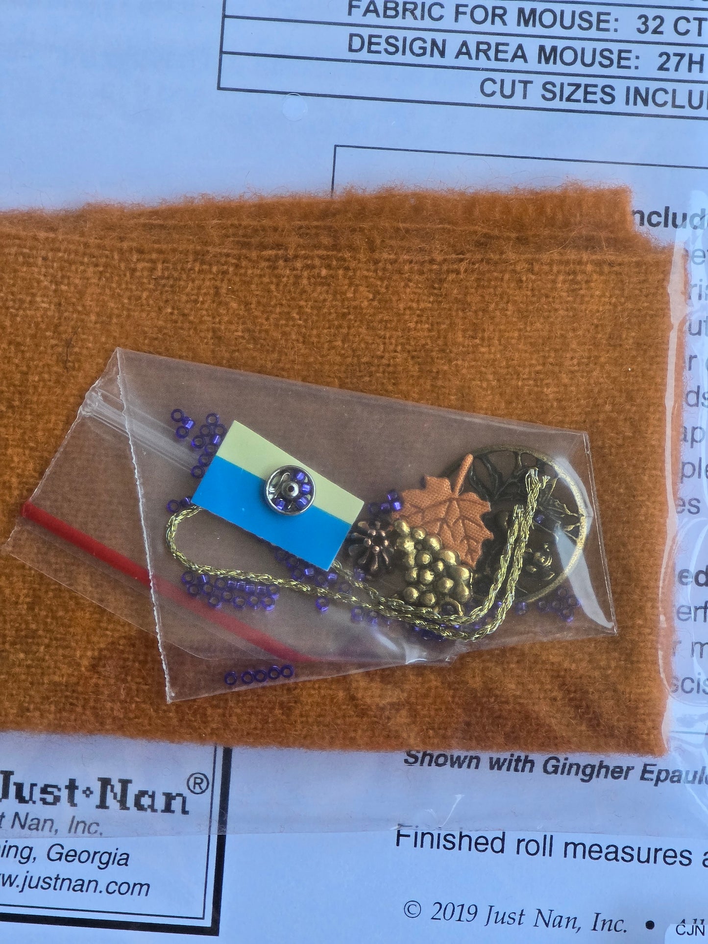 Just Nan - Autumn Mouse Scissor Roll - Mouse on a Roll III Featuring Harvest Mouse- Cross Stitch Pattern