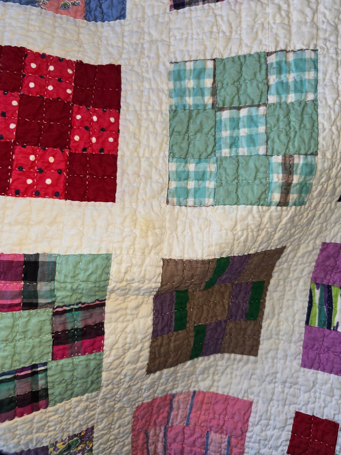 Vintage 9 Patch Quilt - 32' x 44'