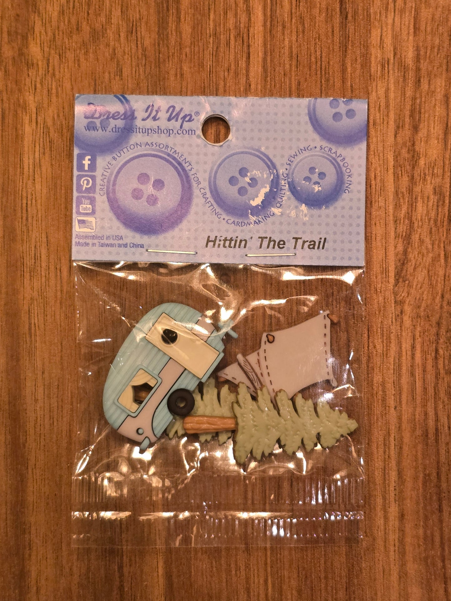 Dress It Up - Hittin' The Trail Buttons