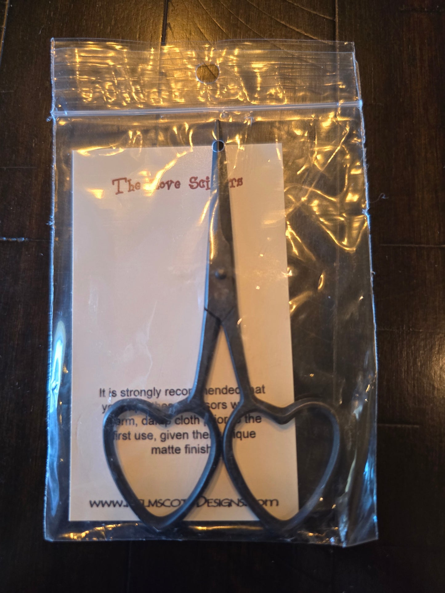 Kelmscott Designs - The Love Scissors