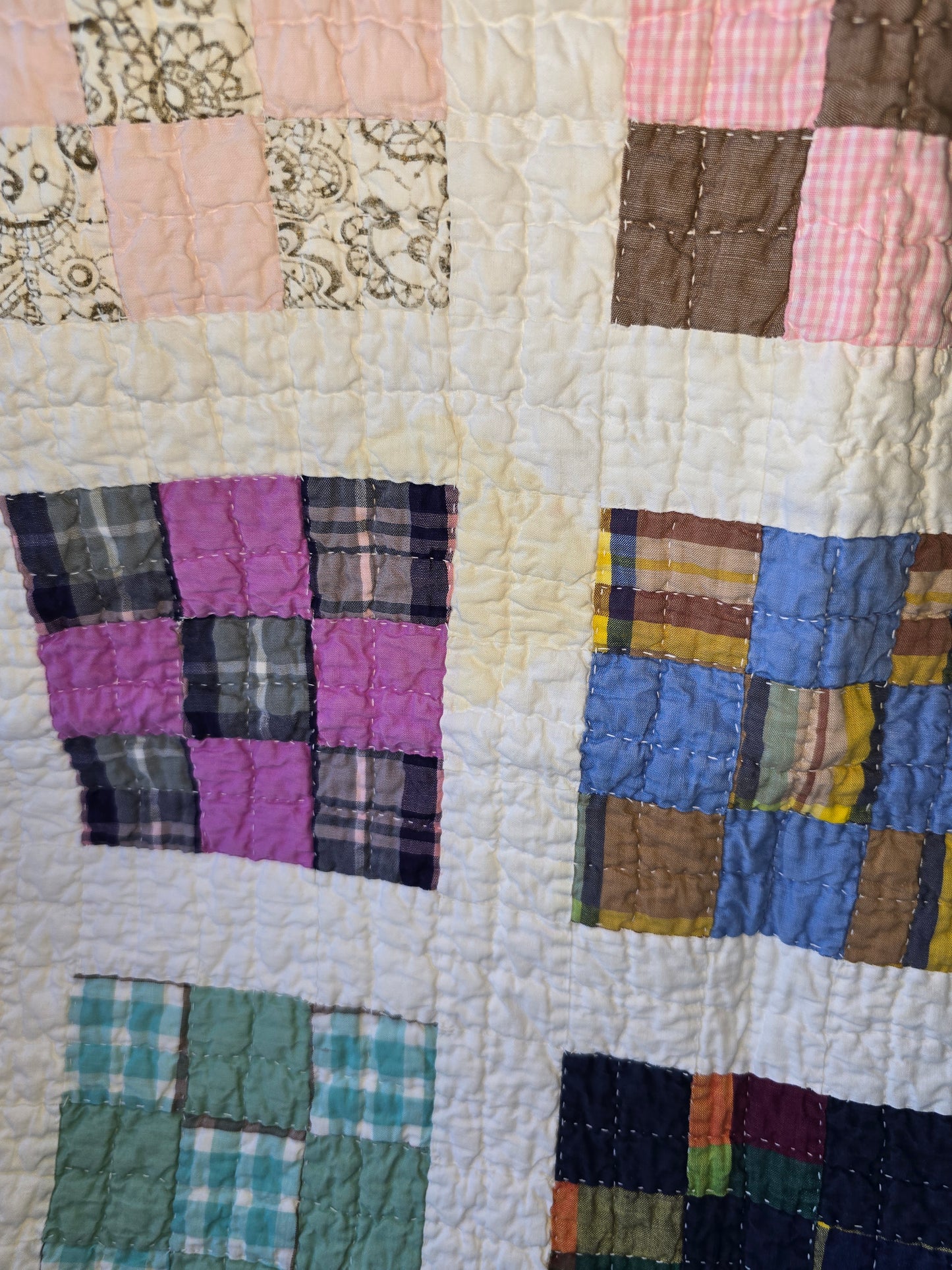 Vintage 9 Patch Quilt - 32' x 44'