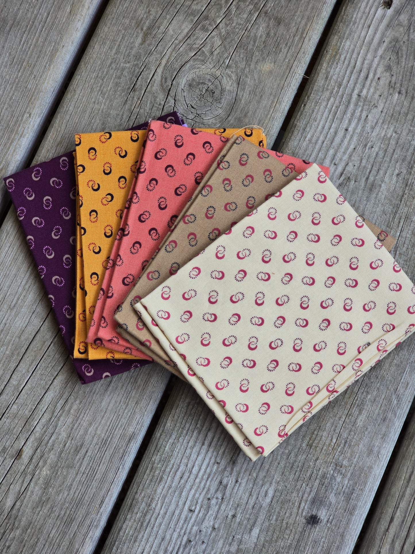 Linda Brannock and Jan Patek - 5 Piece Fat Quarter Bundle - Quilting - Fabric - Fat Quarters