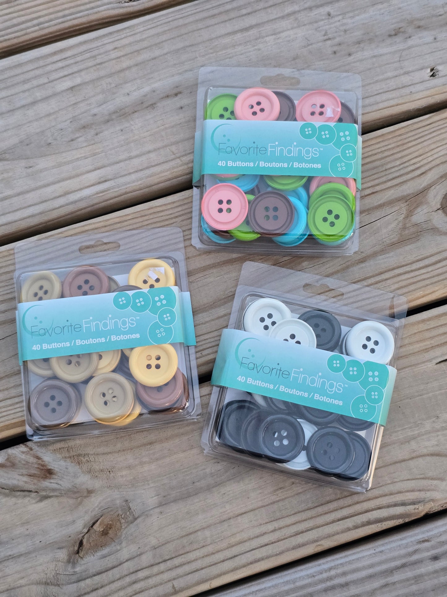 Favorite Findings - 40 Buttons - Nature, Black & White or Clean