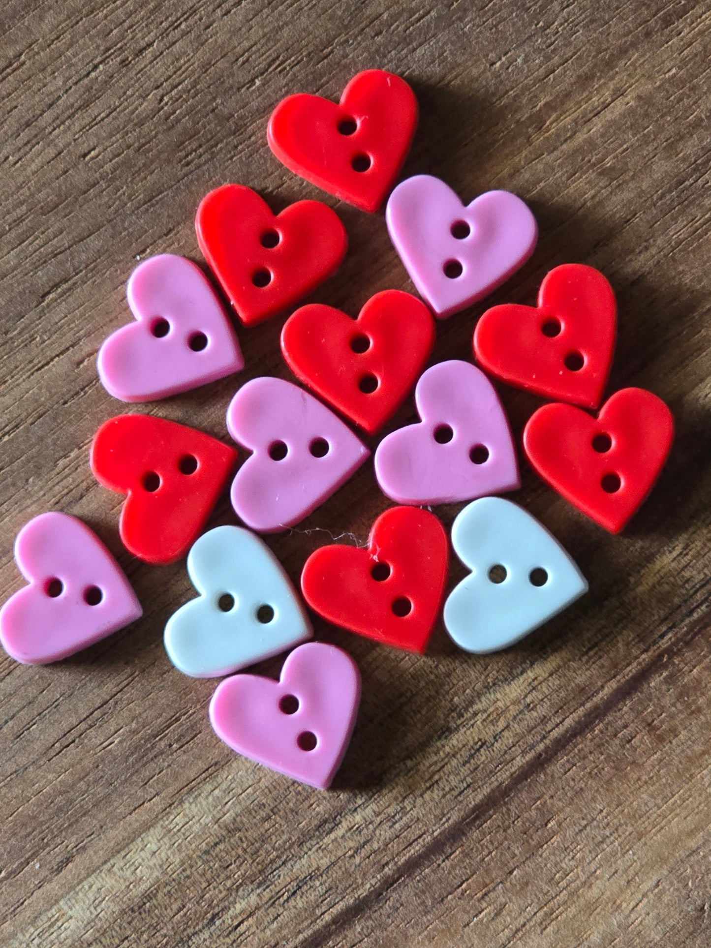 15 Plastic Heart Buttons