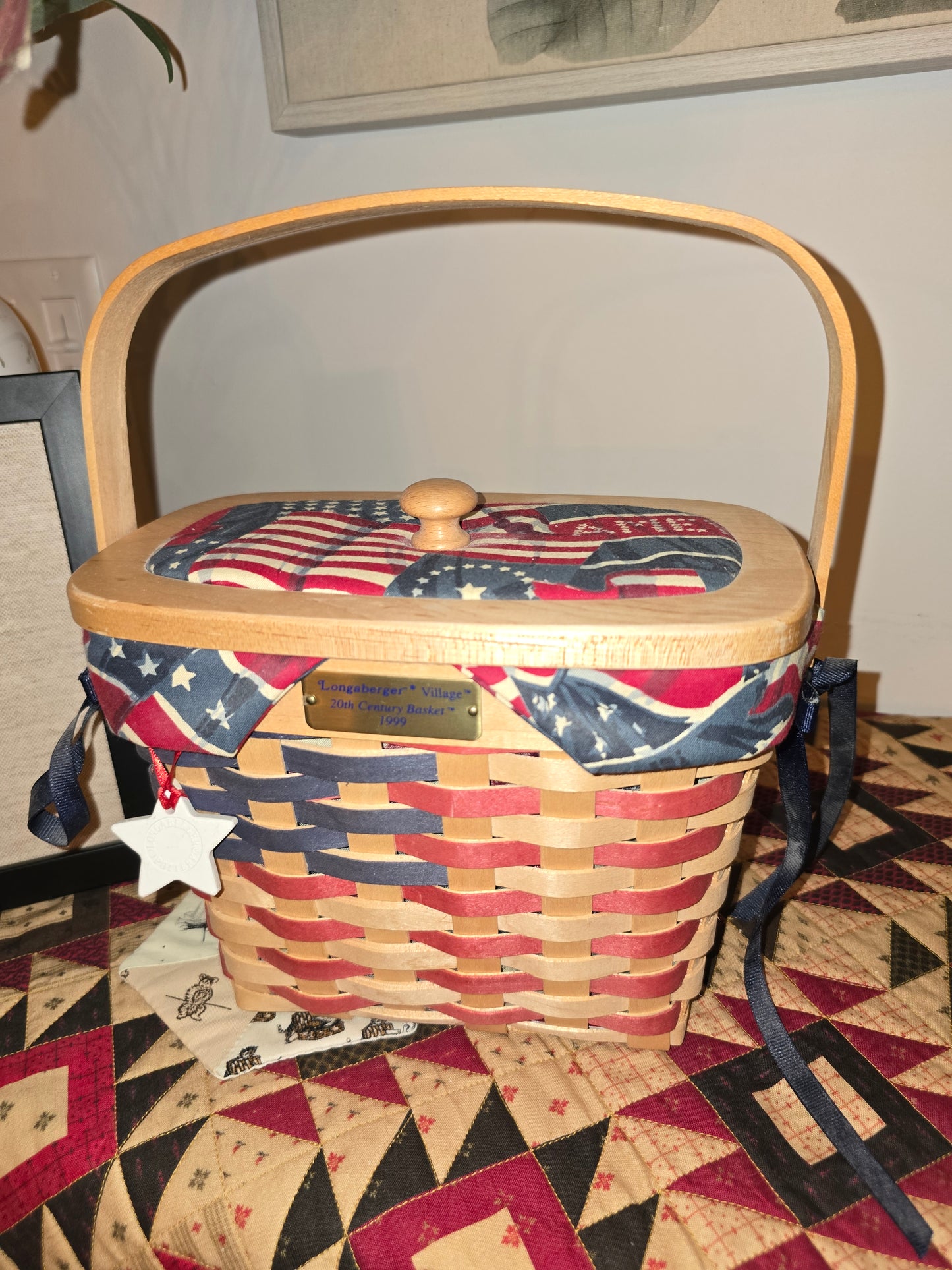 Longaberger - 1999 - 20th Century Village Basket