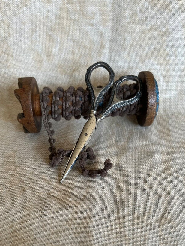 Mini Pom Pom - 1 yard - Baby Seal