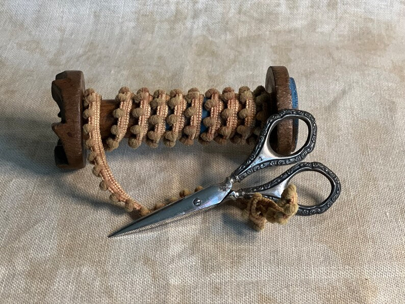 Mini Pom Pom - 1 yard - Nags Head