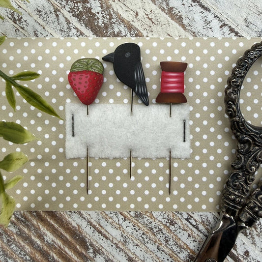 Puntini Puntini - Strawberry and Thread Pin Set - Notions - Nashville Needlework Market 2026