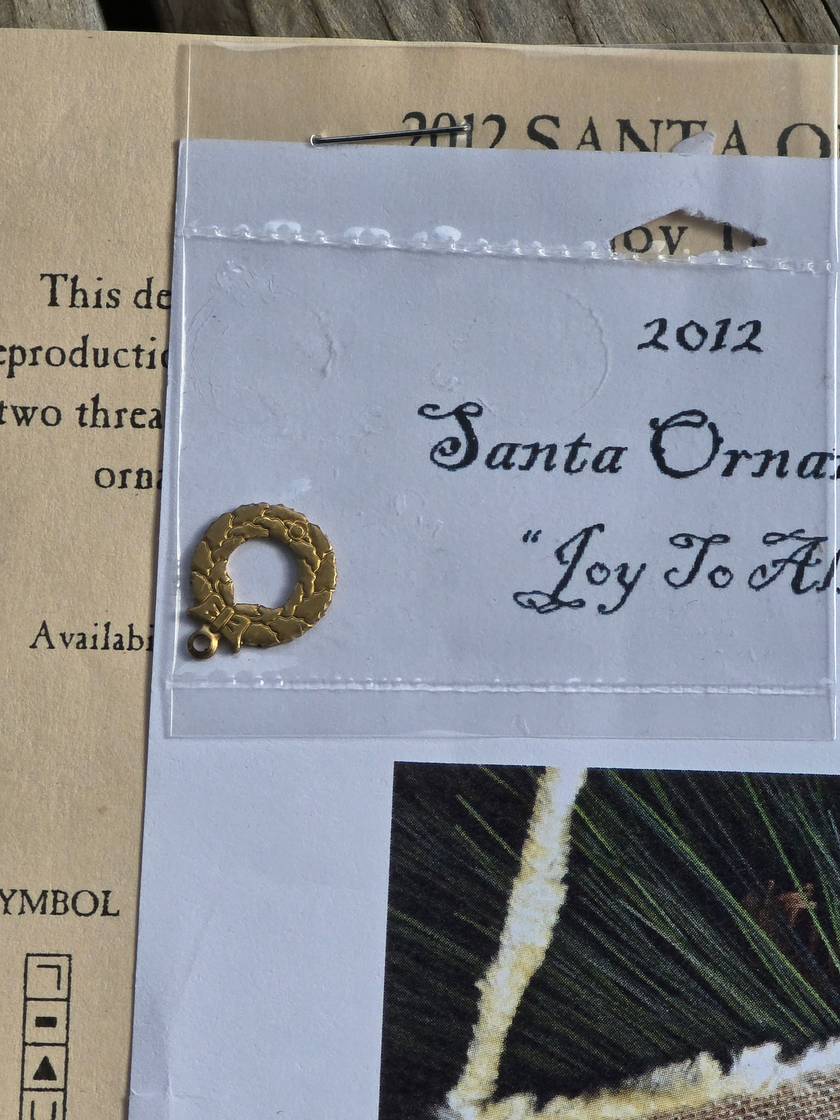Homespun Elegance - 2012 Santa Ornament - Joy To All - Cross Stitch Pattern