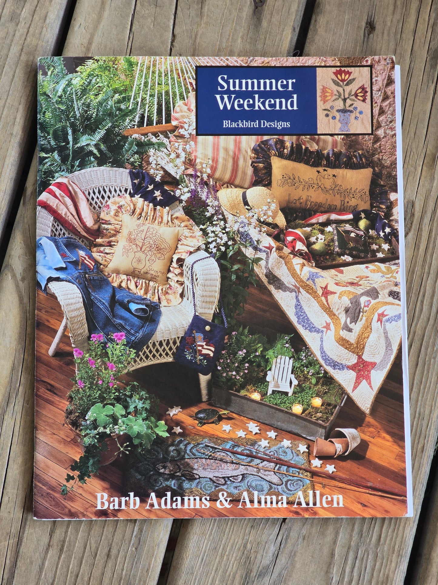 Blackbird Designs - Summer Weekend - Quilt and Cross Stitch Book