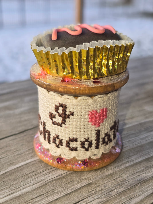 Faithwurks - I Love Chocolate - Seasonal Spool Decoration