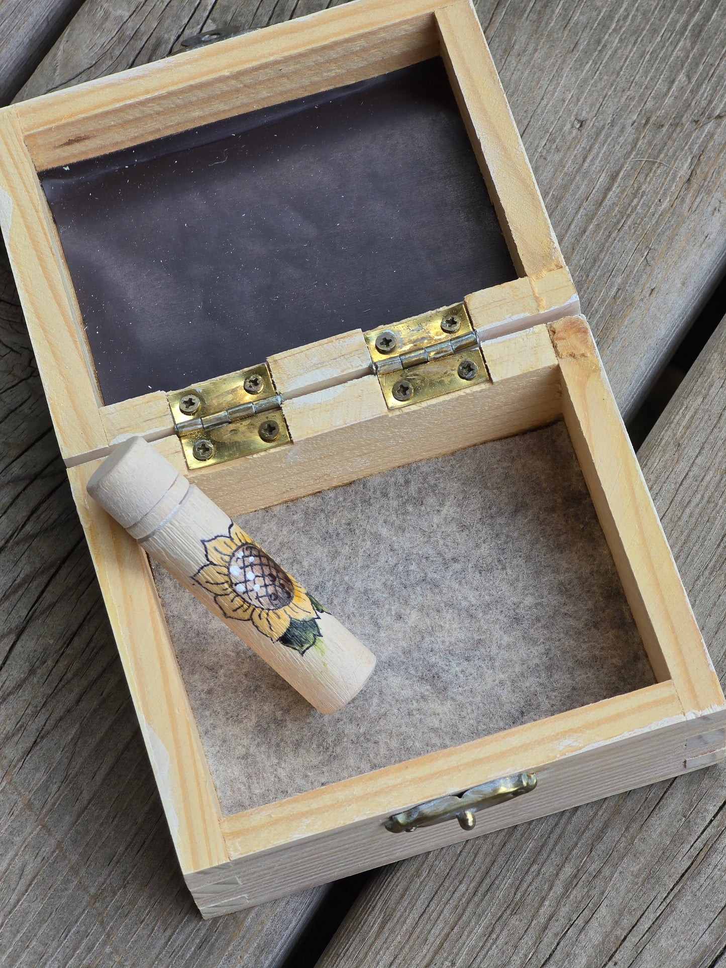 Knobs & Rods Scroll Frames - Wooden Sewing Boxes - Notions