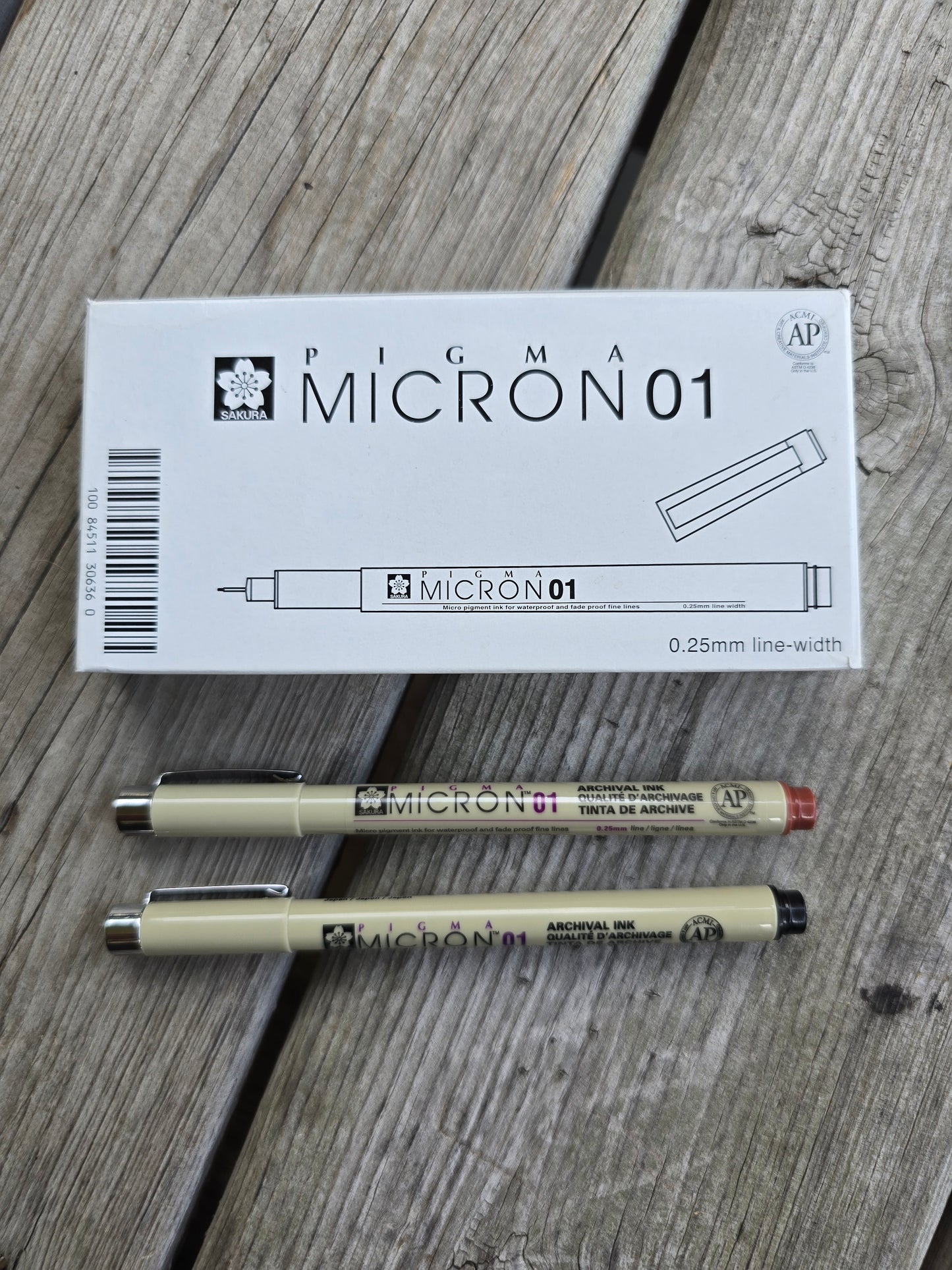 Pigma Micron Pen - 01 - Brown, Black