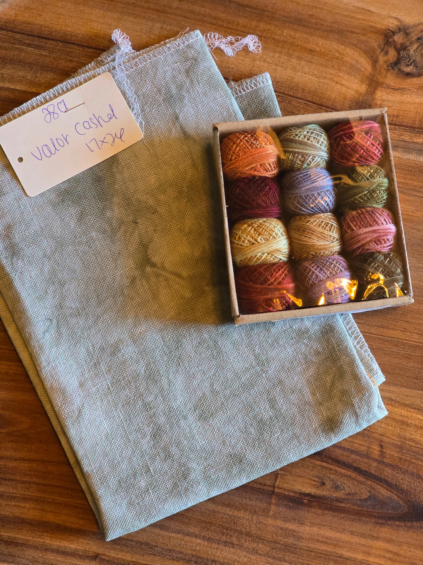 Rosewood Manor - Spring Quakers - Cross Stitch Kit