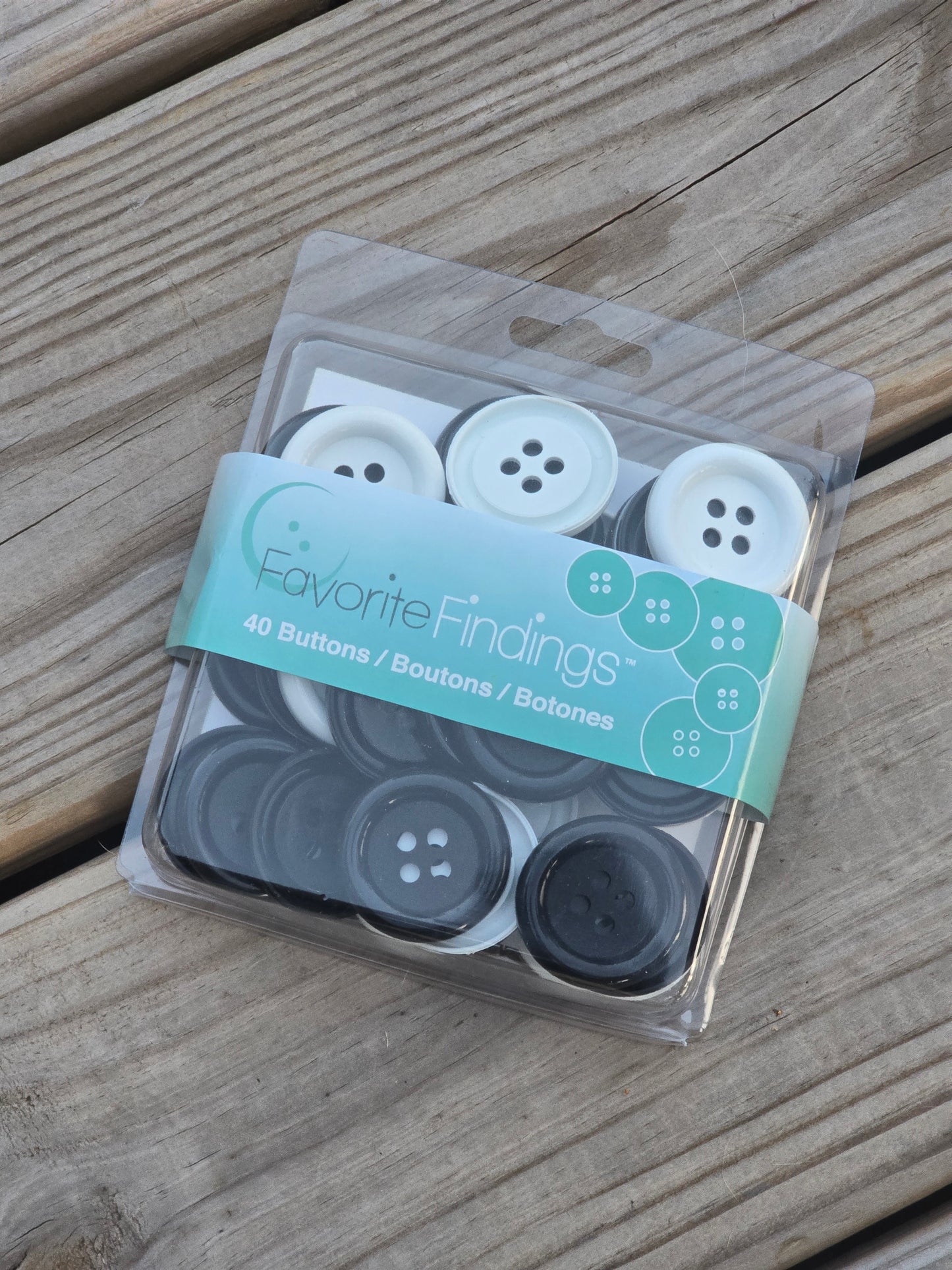 Favorite Findings - 40 Buttons - Nature, Black & White or Clean