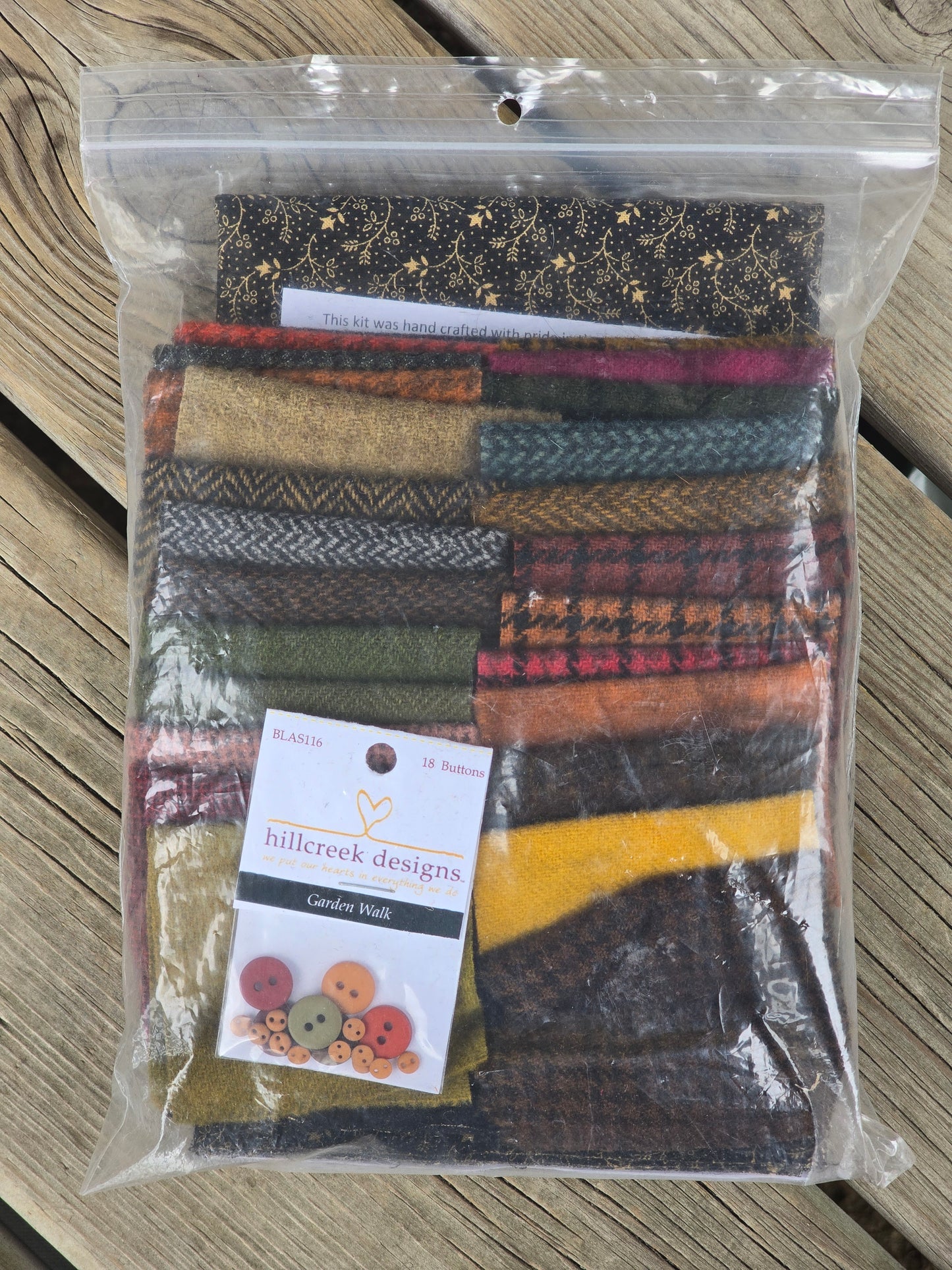 Lily Anna Stitches - Garden Walk - Wool - Kit