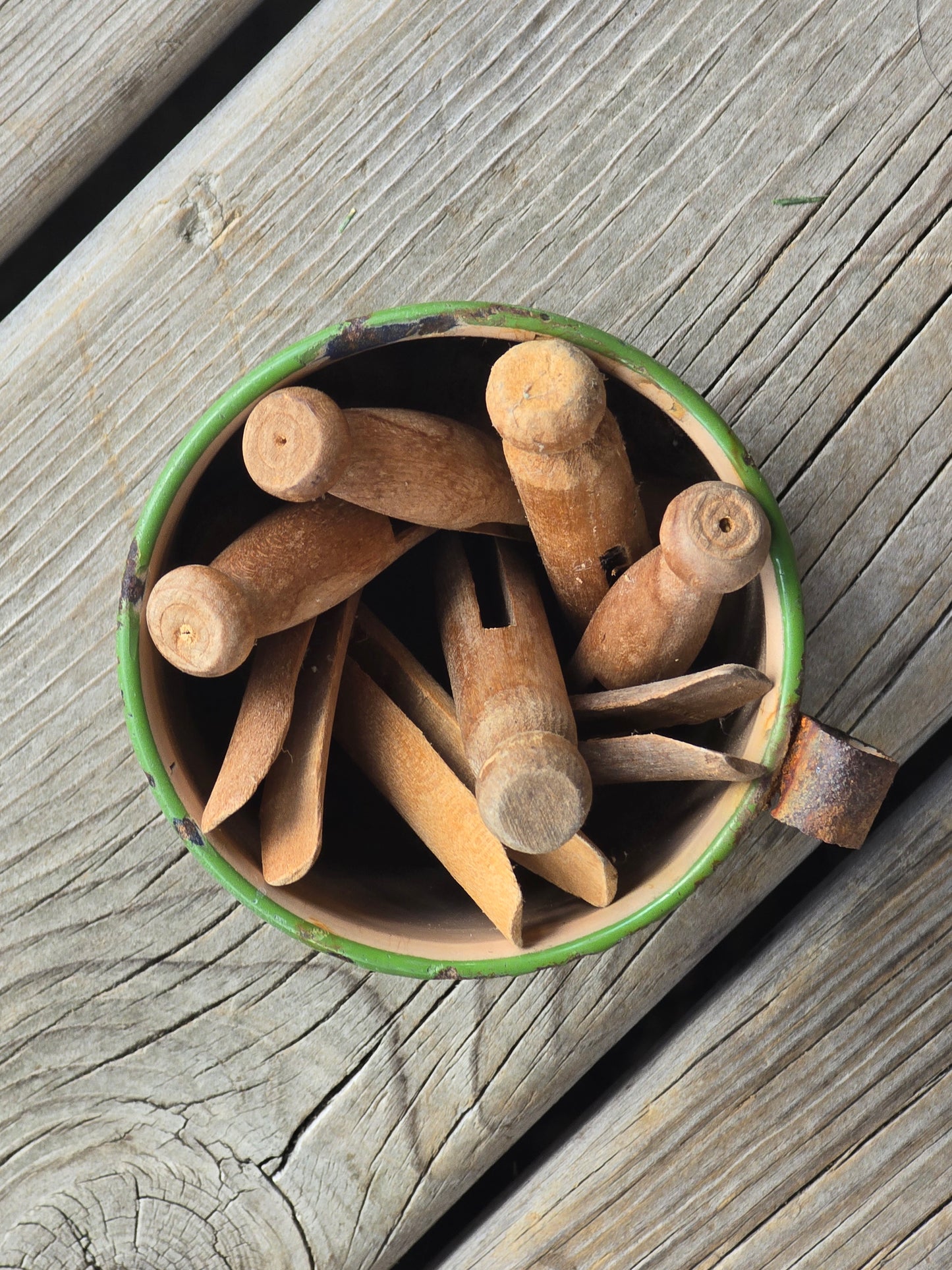 Vintage Enamel Cup and Clothespins