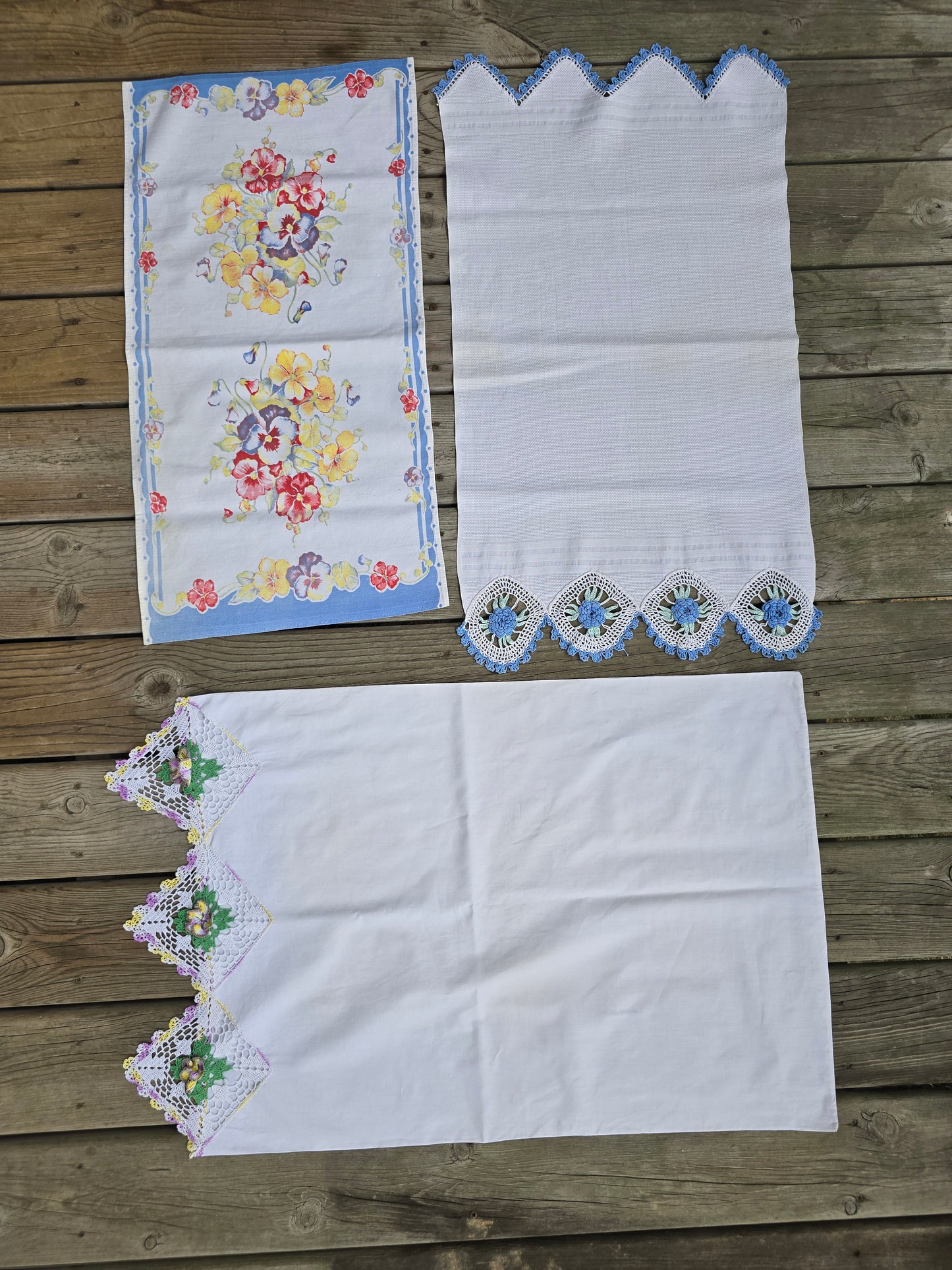 Vintage Linens - Vintage Pillowcase & Dish Towel Bundle (Set of 5)
