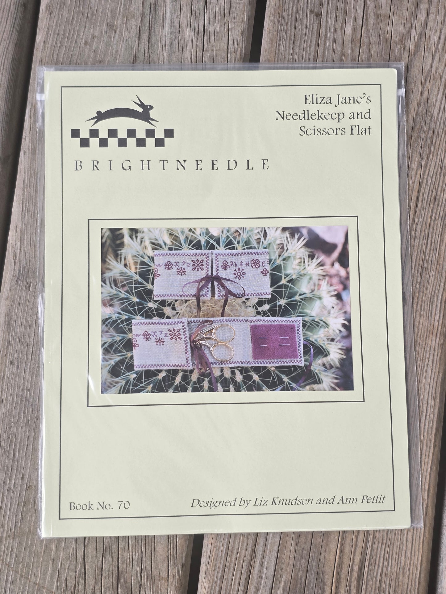 Brightneedle - Eliza Jane's Needlekeep and Scissor Flat - Cross Stitch Pattern