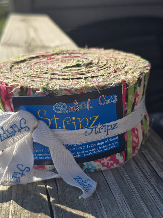 Quick Cuts - Stripz - La Vie En Rose - Quilting Fabric - Jelly Roll