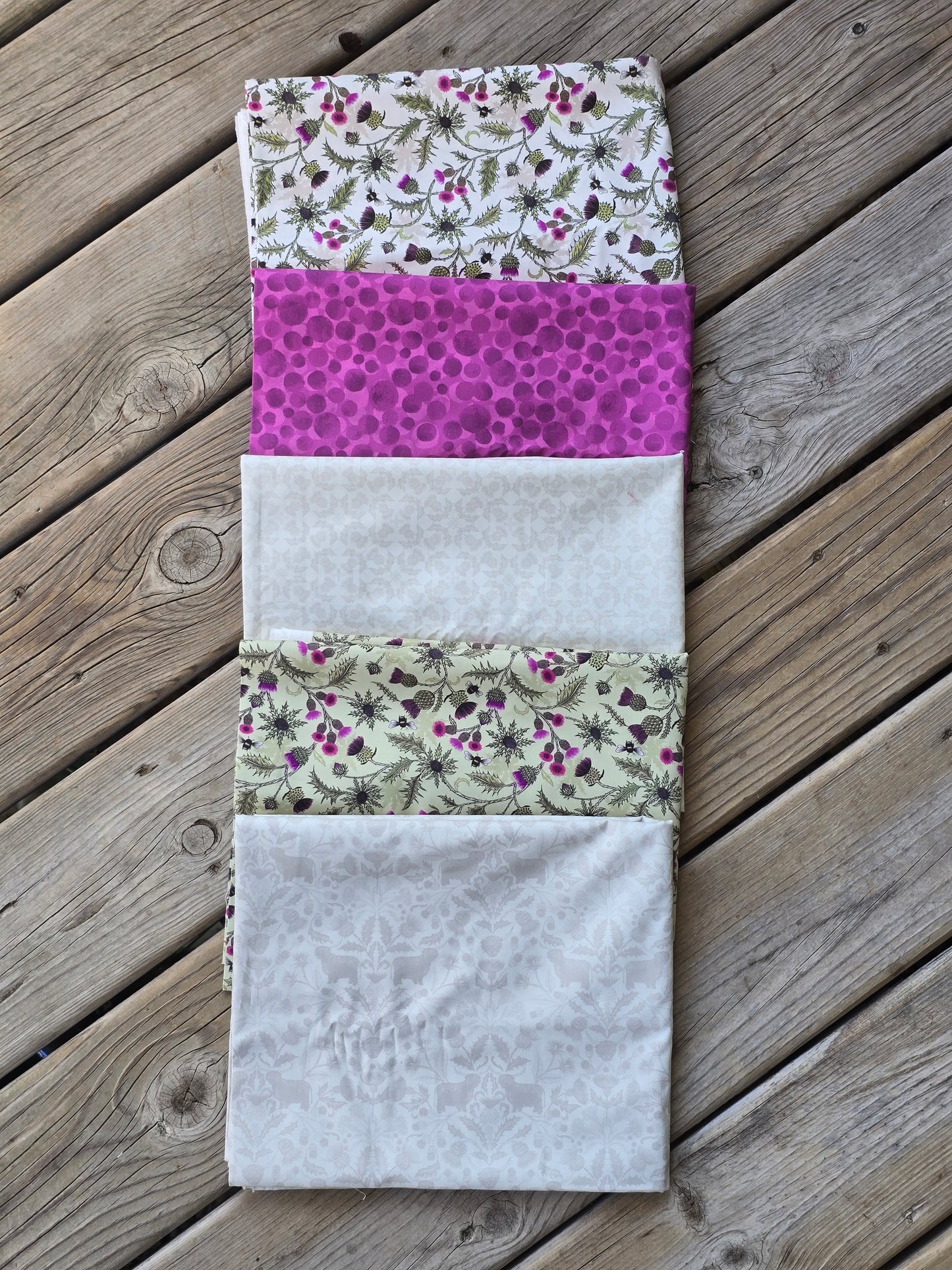 Lewis & Irene - Highlands and Bumbleberries - Quilting Fabric - 5 Piece Pre-Cut Bundles
