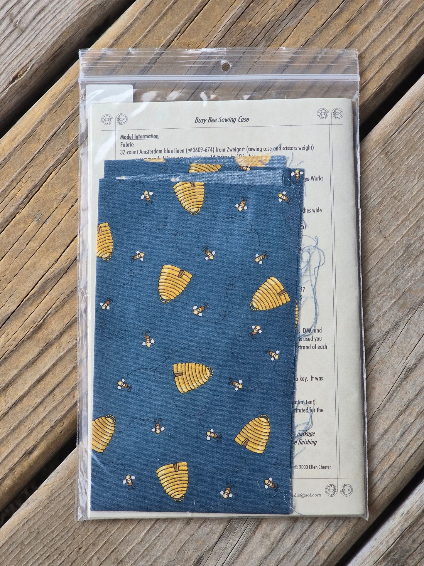 With My Needle - Busy Bee Sewing Case - Cross Stitch Pattern