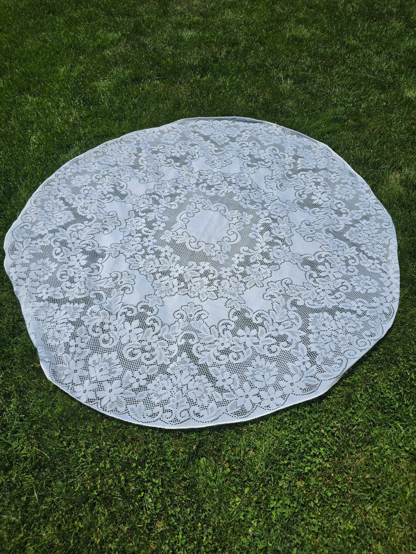 Vintage - Quaker Lace Tablecloth Bundle - 55" Square and 65" Round - Home Decor