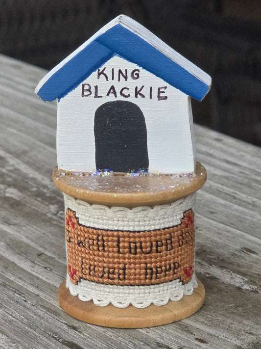 Faithwurks - Dog House - Seasonal Spool Decoration
