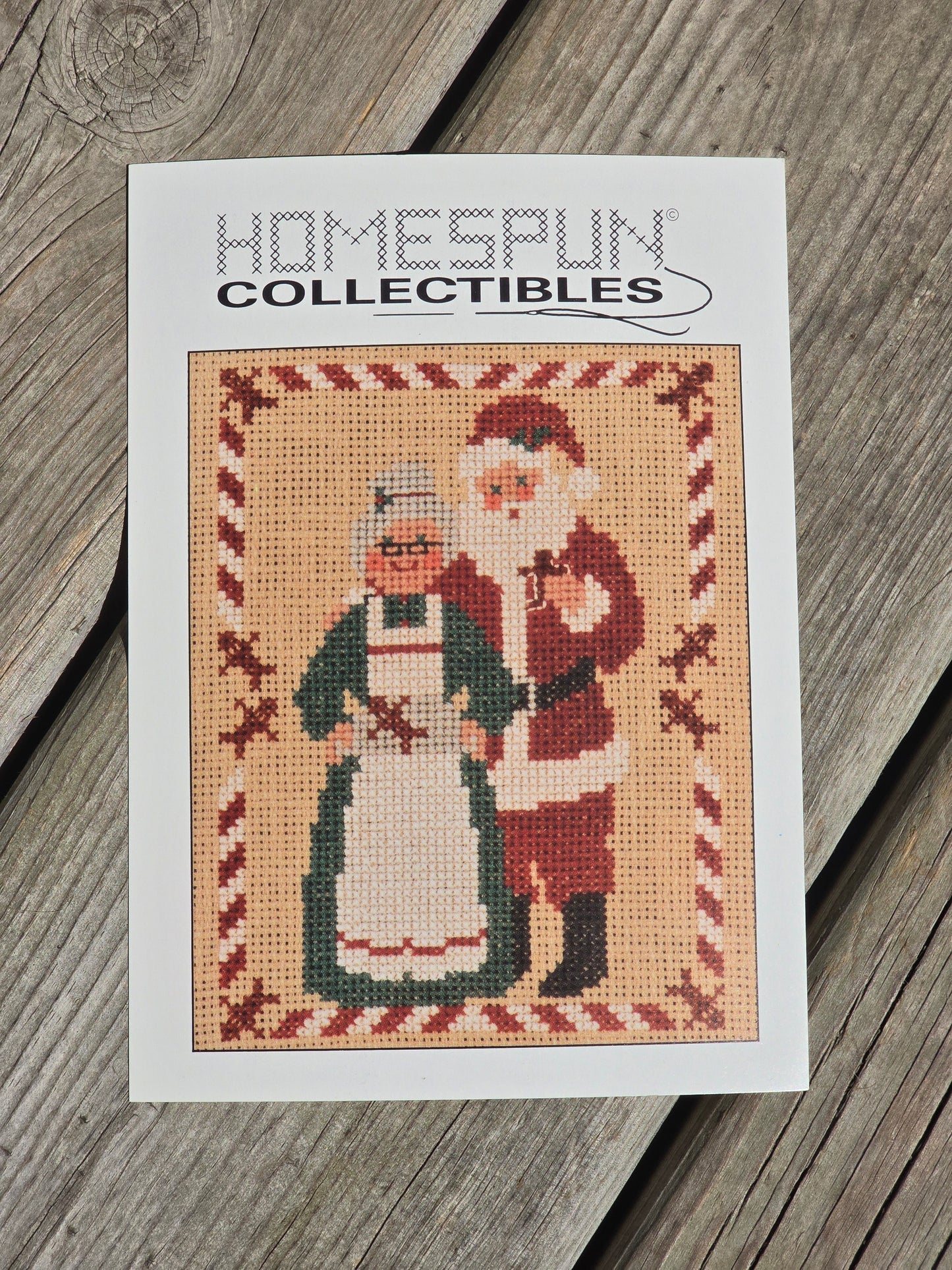 Homespun Collectibles - Santa and Mrs. Claus - #38 - Cross Stitch Pattern
