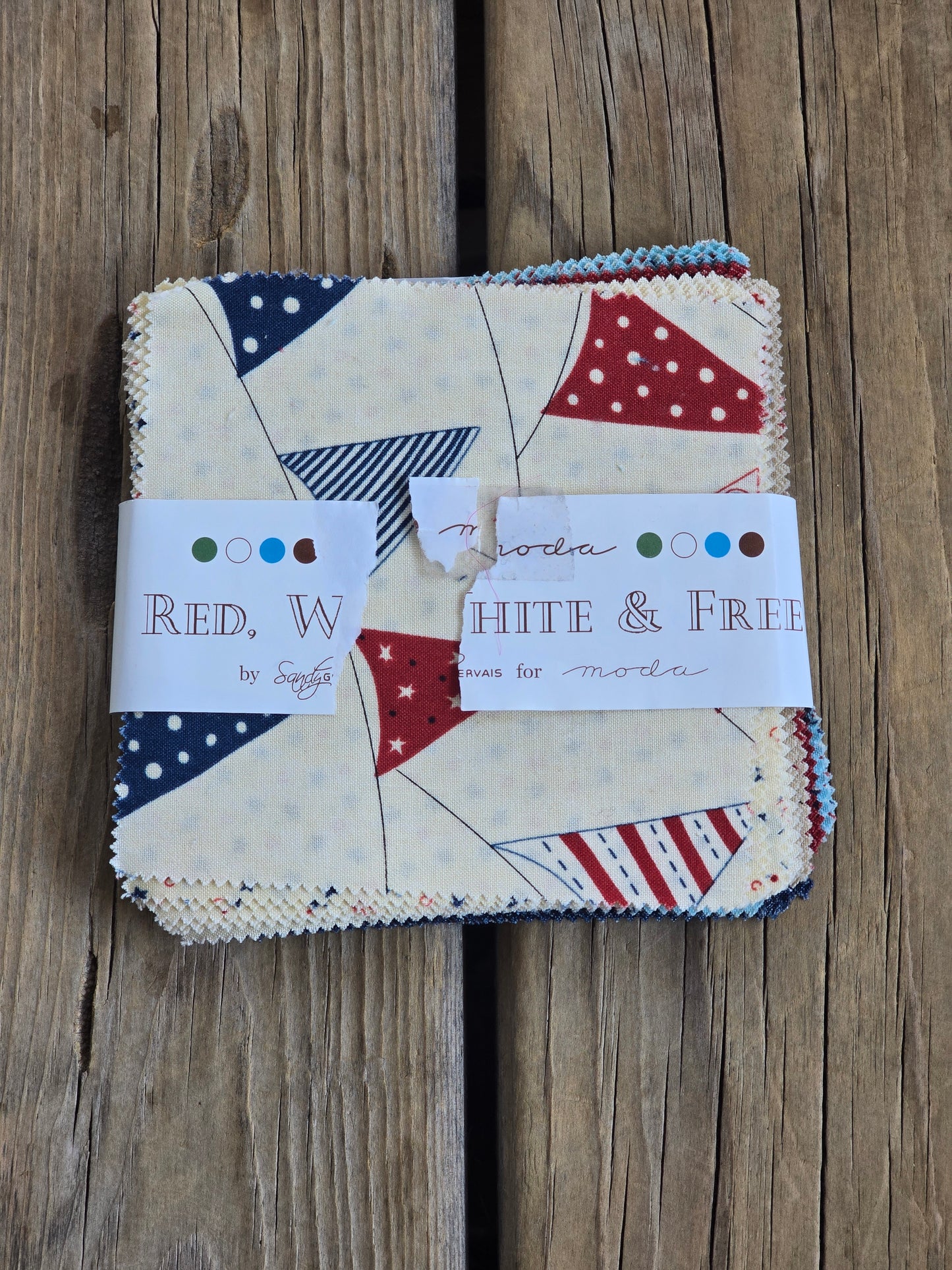 Moda - Sandy Gervais - Red, White & Free - Quilting Fabric - Charm Pack