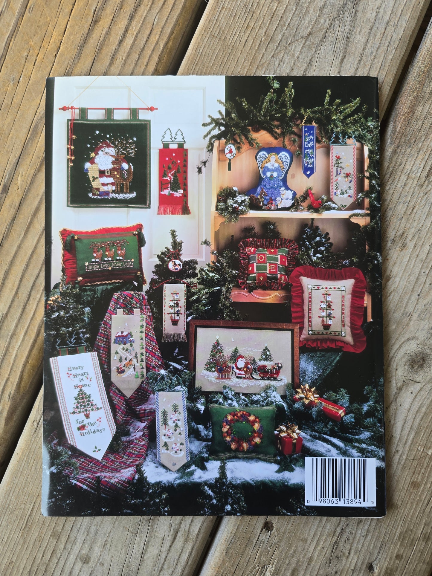 Mill Hill - Santa's Holiday - Cross Stitch Pattern Book