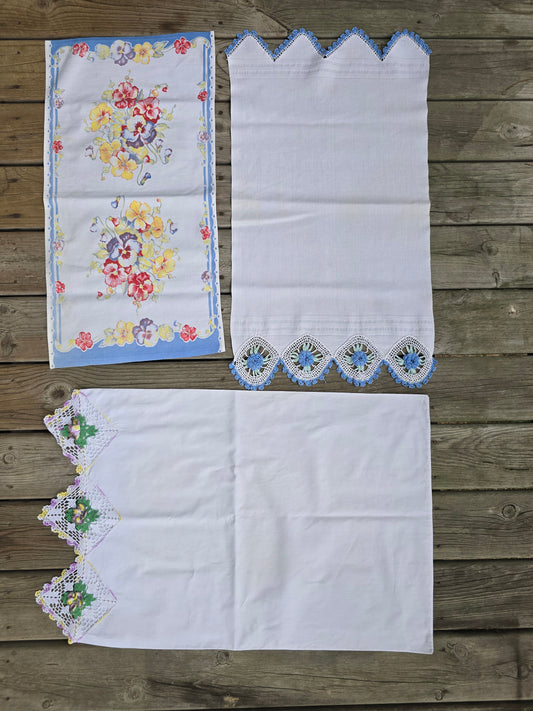 Vintage Linens - Vintage Pillowcase & Dish Towel Bundle (Set of 5)