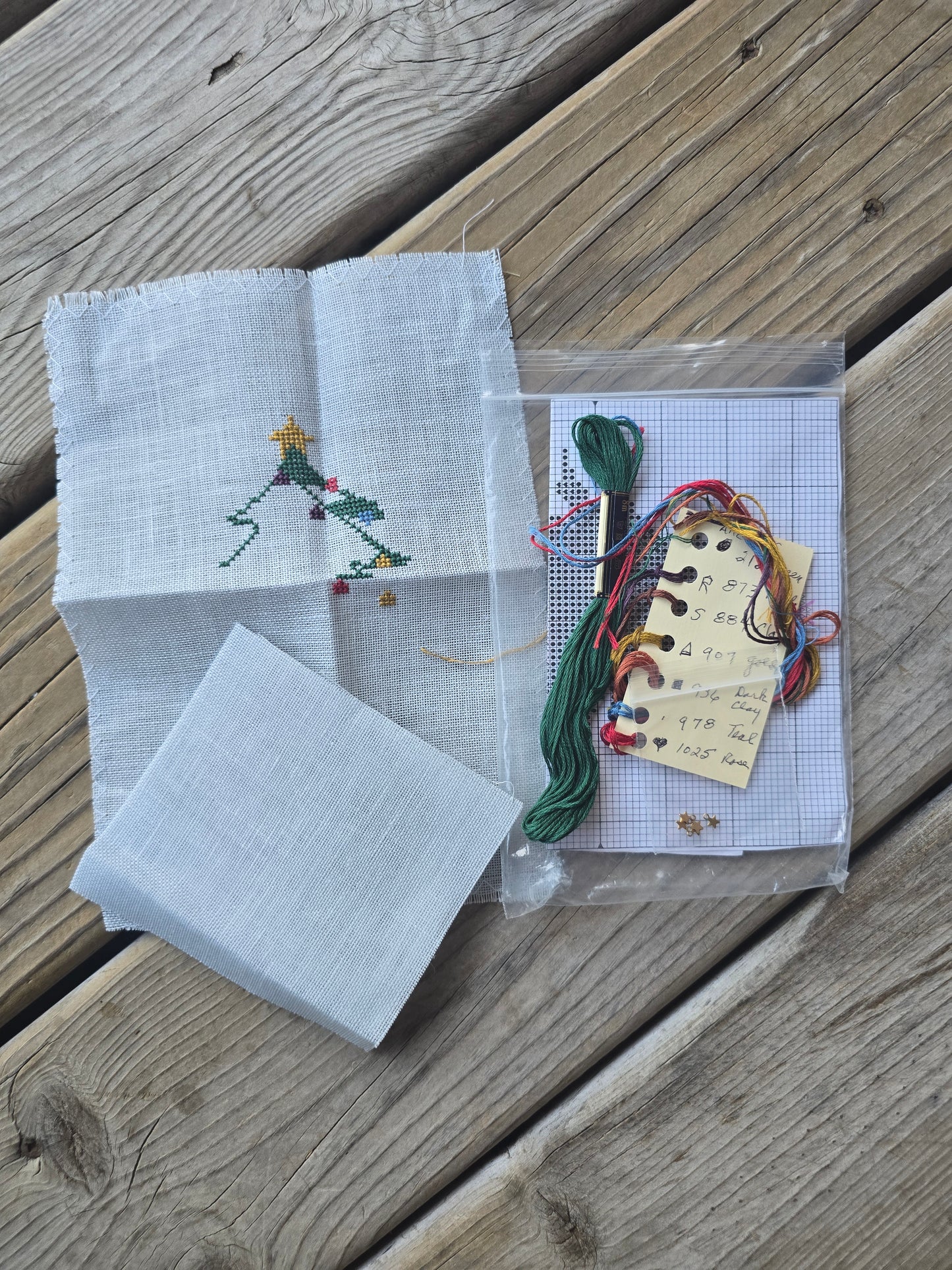 Twisted Threads - Twisted Sisters November Ornament - Cross Stitch Kit