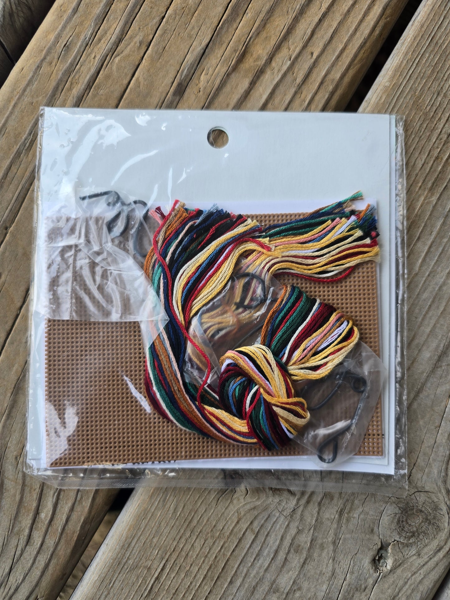 Dimensions - Wire Welcome - Santa's Welcome - Cross Stitch Kit