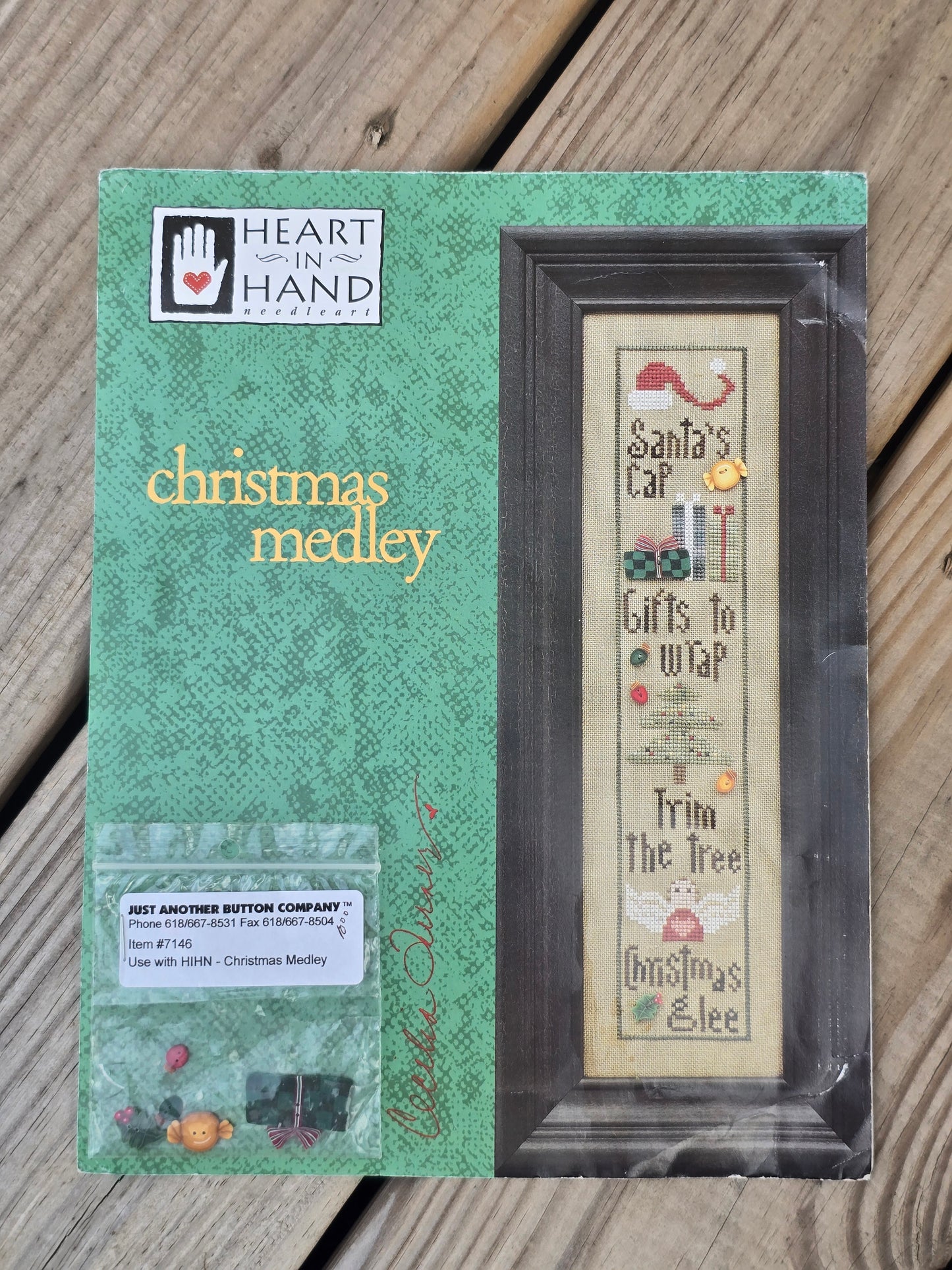 Heart In Hand Needleart - Christmas Medley - Cross Stitch Pattern