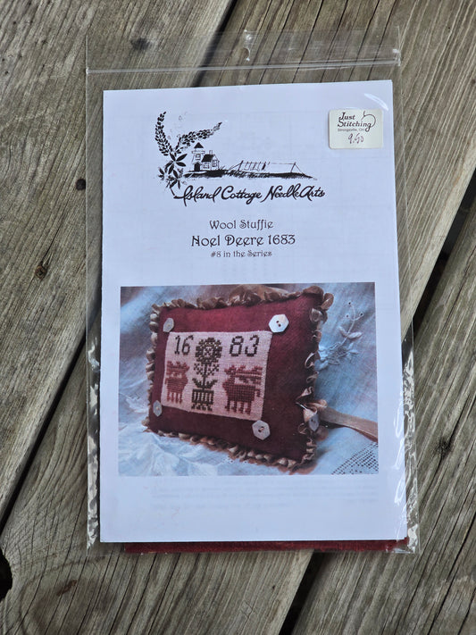 Island Cottage NeedleArts - Noel Deere 1683 - Wool Stuffie - Cross Stitch Kit