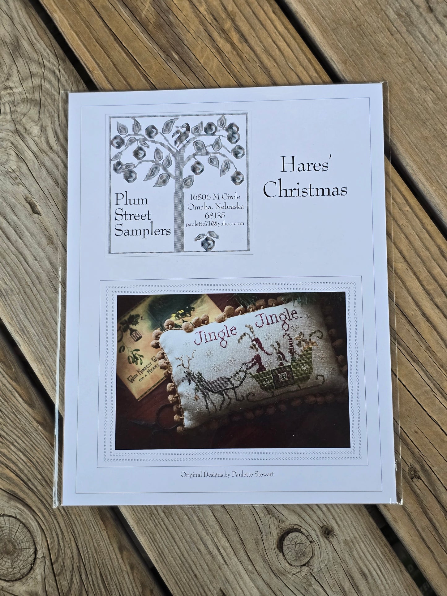 Plum Street Samplers - Hares' Christmas - Cross Stitch Pattern