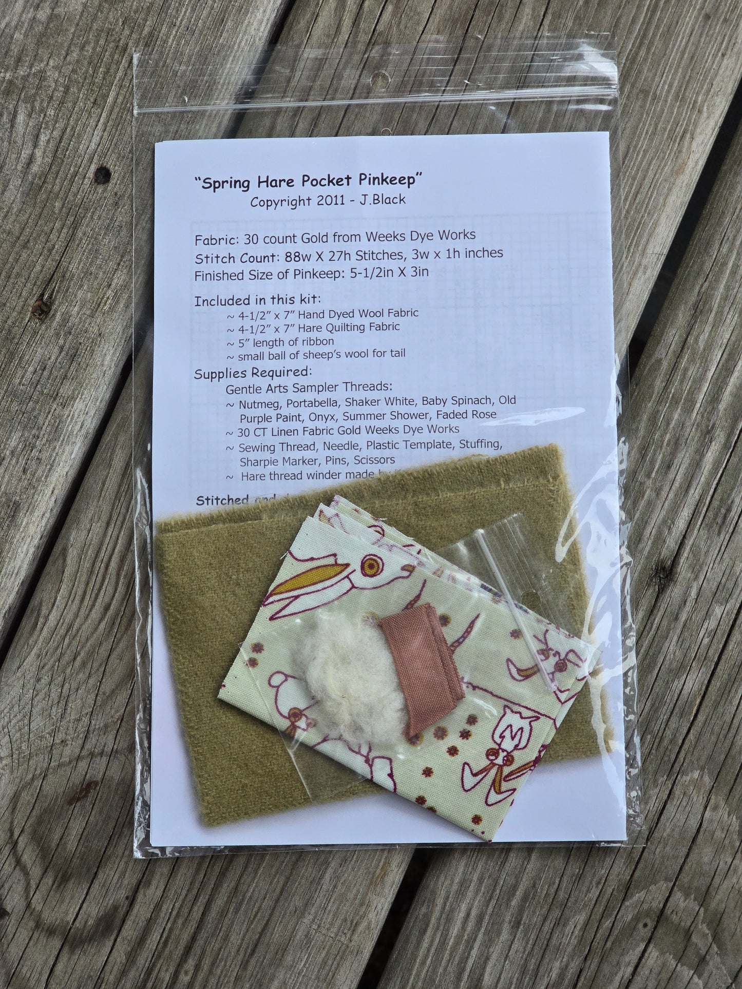 Island Cottage NeedleArts - Spring Hare Pocket Pinkeep - Wool Stuffie - Cross Stitch Kit