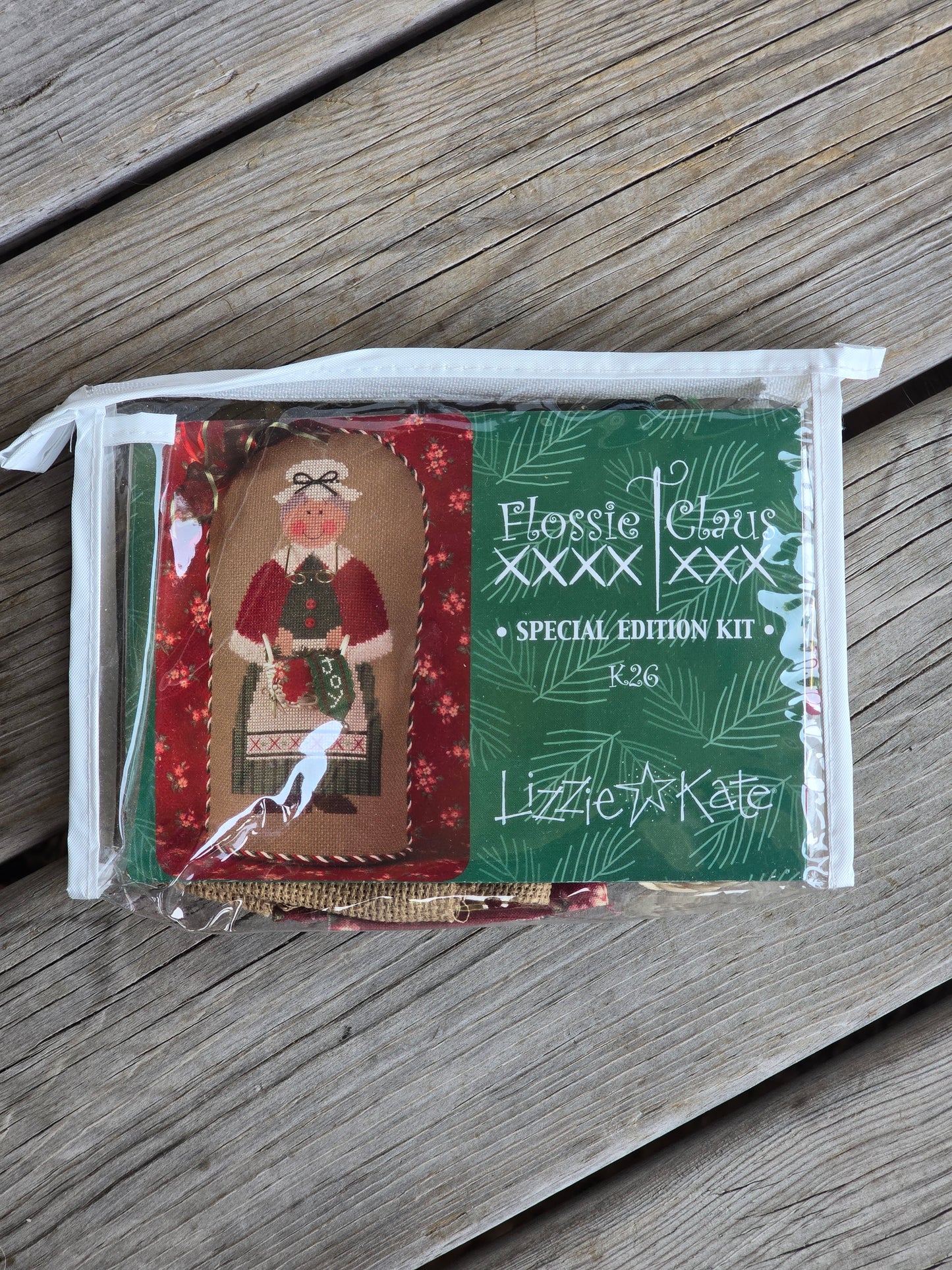 Lizzie Kate - Flossie Claus - Special Edition Kit - Cross Stitch Kit