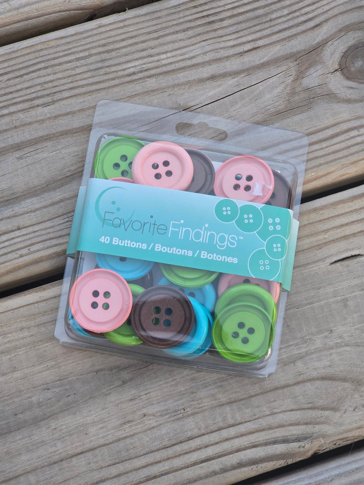 Favorite Findings - 40 Buttons - Nature, Black & White or Clean